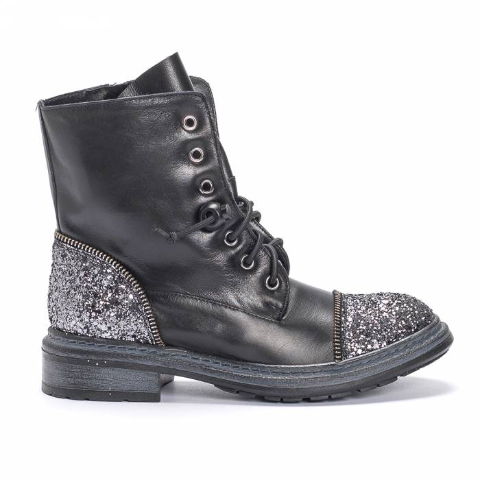 Biker 208 Nere