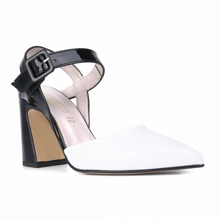 Scarpa con tacco 006