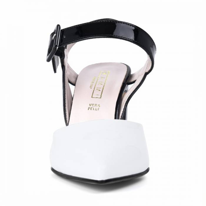 Scarpa con tacco 006