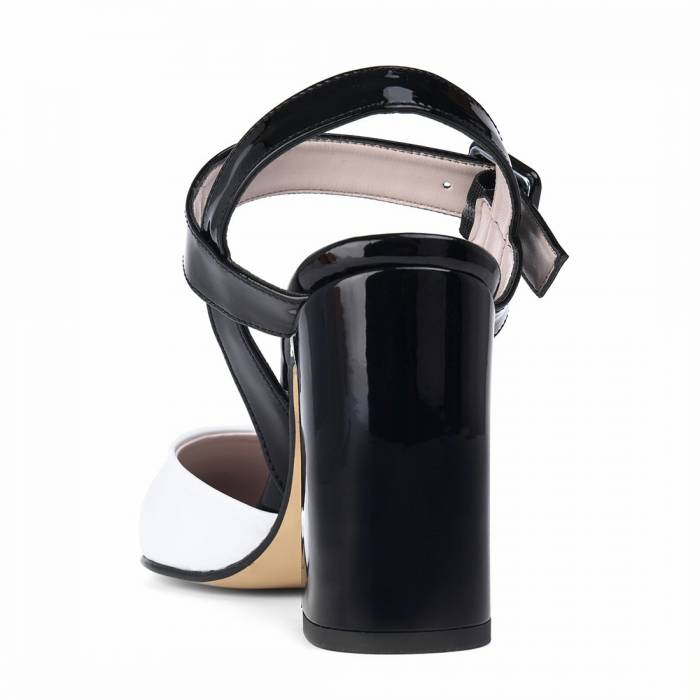 Scarpa con tacco 006
