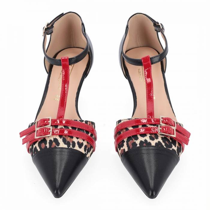 Scarpa con tacco 894M082