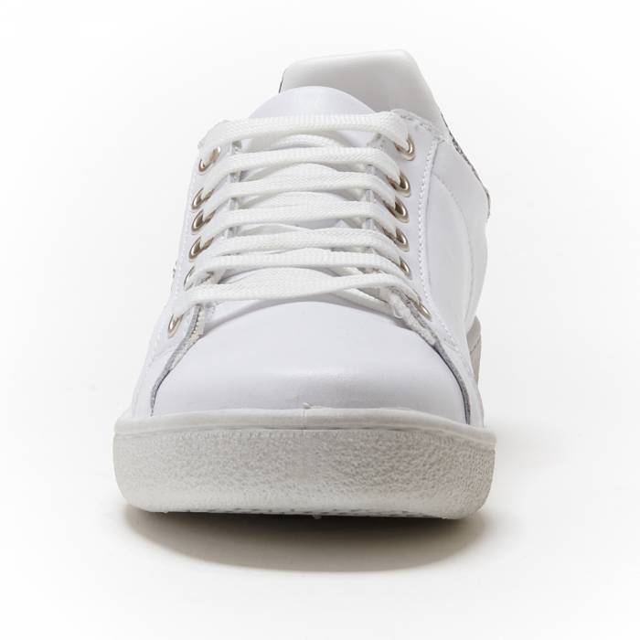 Sneaker Chic