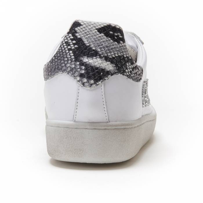 Sneaker Chic