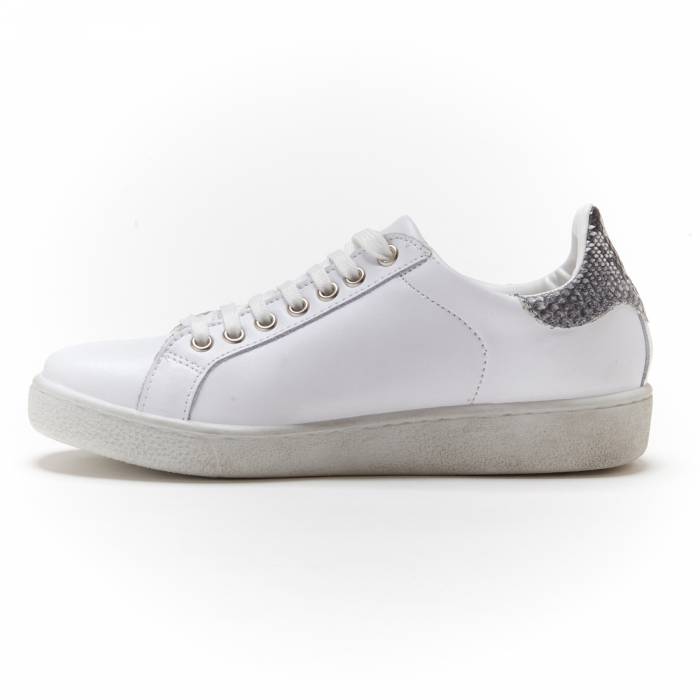 Sneaker Chic