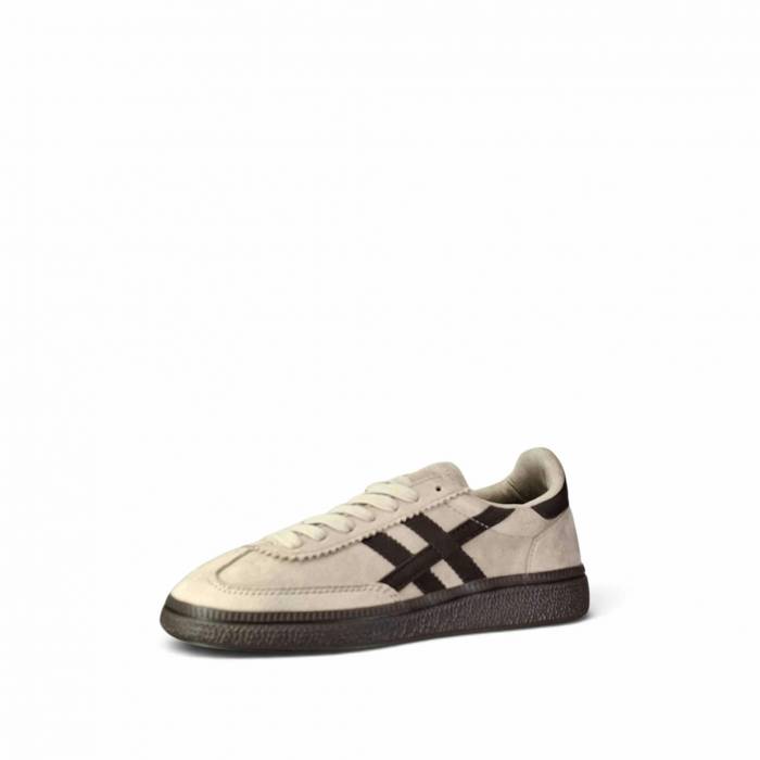 Sneaker M6520