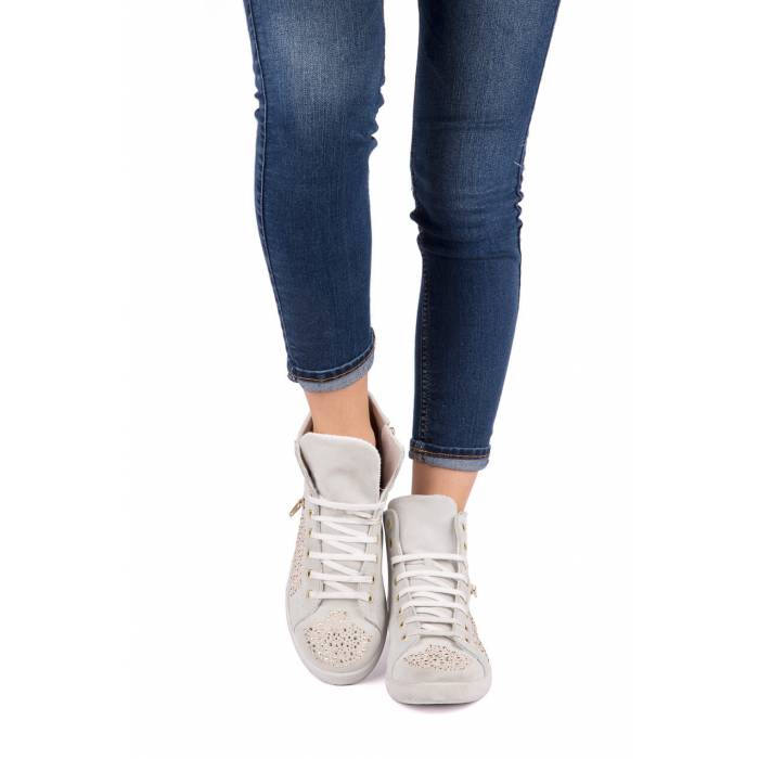 Sneakers con borchie