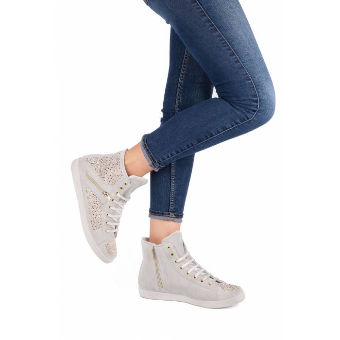 Sneakers con borchie