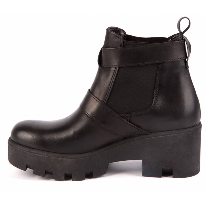 Stivaletto con fibbie