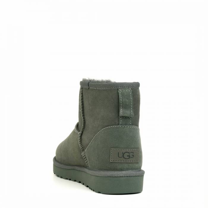 UGG Classic Mini II